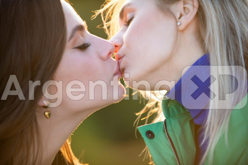 Conoce como estar con 2 escorts