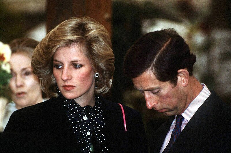 Escandalos sexuales con escorts - Charles, Diana y Camilla