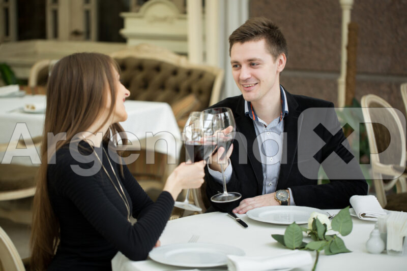 cosas que debes saber antes de contratar a una escort