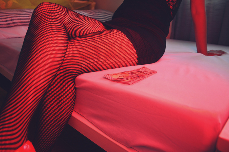 Pasos para reservar una escort con éxito