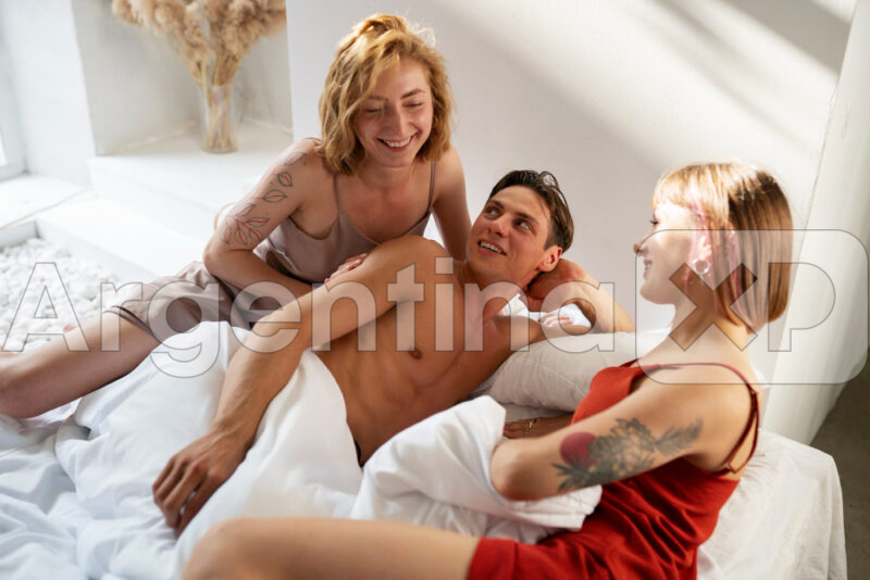 threesome sex